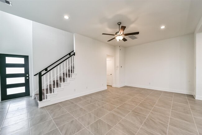 Building Photo - 1531 Crystal Stream Dr