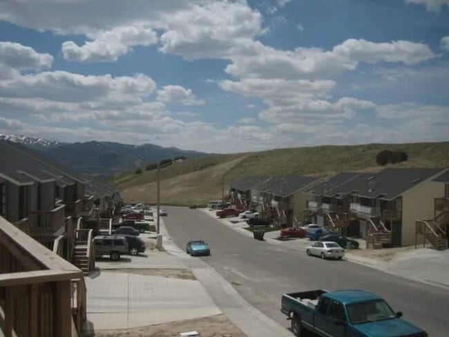 Building Photo - 282 La Valle Strada