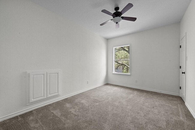 Building Photo - 11305 Nutwood Cove
