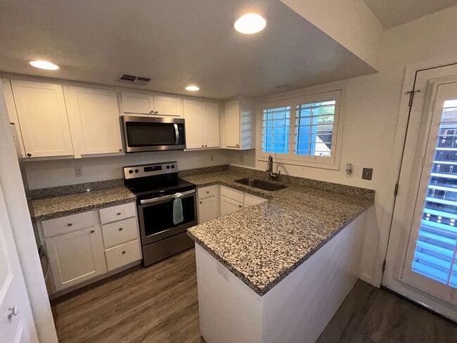 Building Photo - 9831 S 48th Way