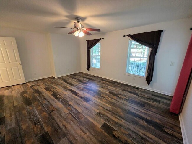 Building Photo - 3060 Glen Wallace Dr