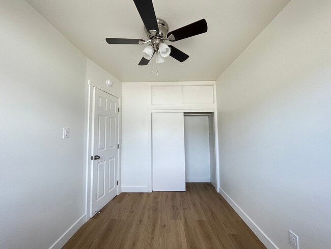 Building Photo - G22500E