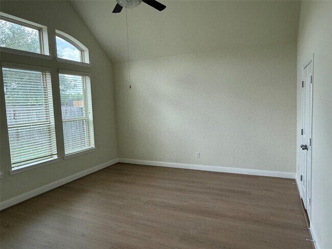 Building Photo - 6802 Tiger Trl