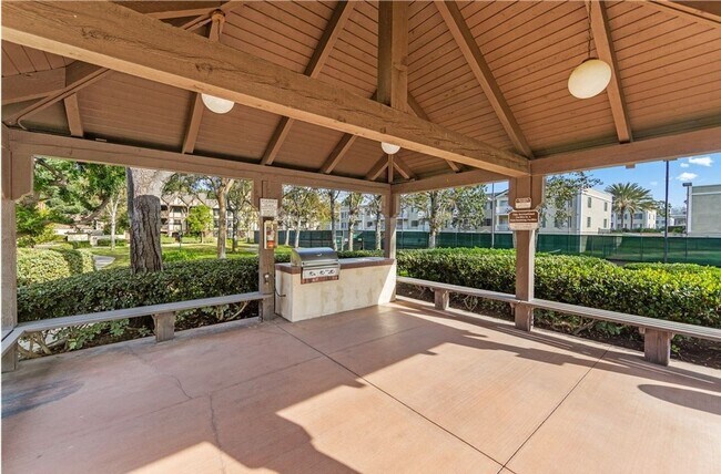 Building Photo - 1 Bedroom ~ Live in the Heart of South Coa...