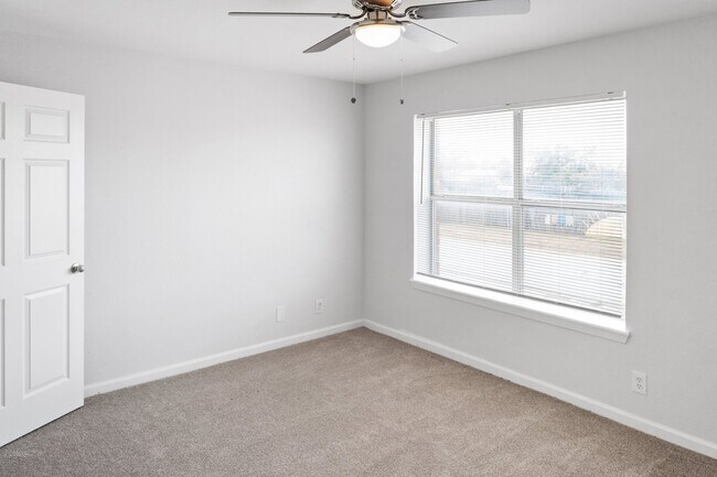 Building Photo - 300 Veterans Dr