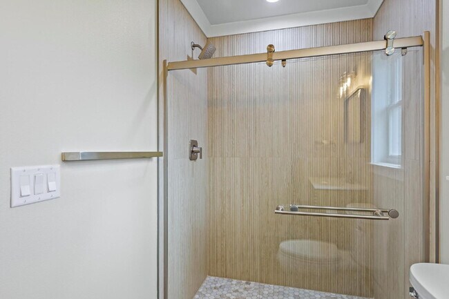 Building Photo - Modern Living Awaits!