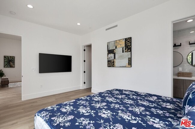 Building Photo - 1236 N Spaulding Ave