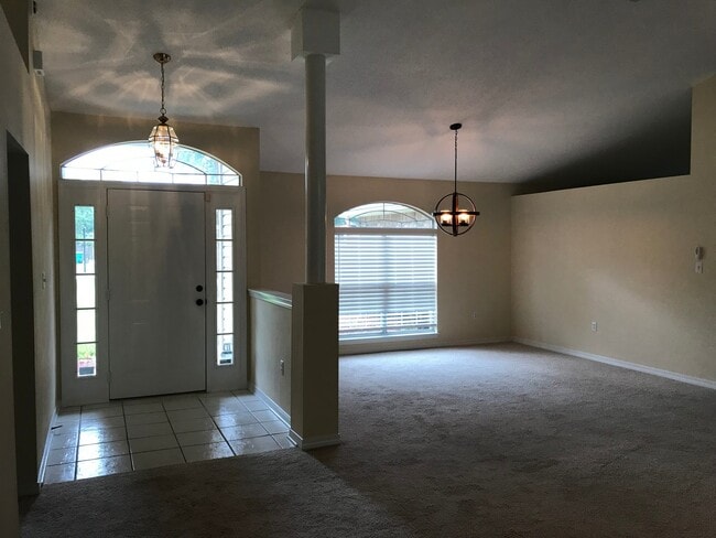 Building Photo - Great Bluewater Bay Location!