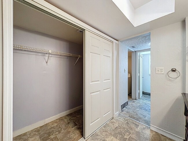 Building Photo - 8302 Bardmoor Blvd