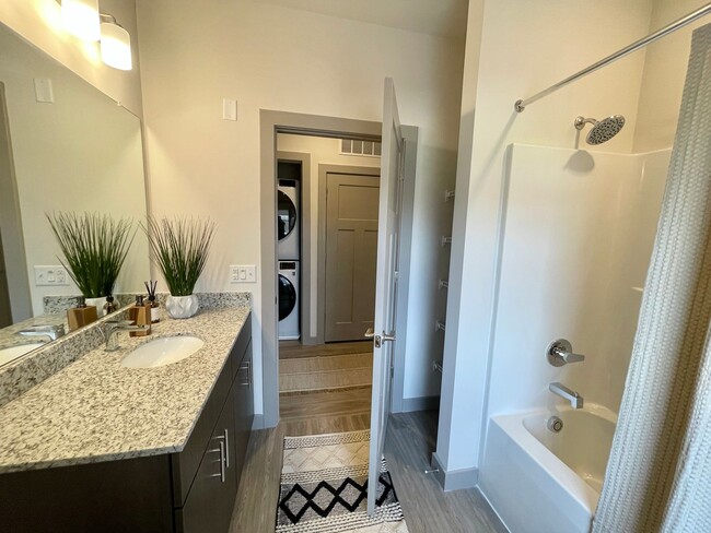 Building Photo - Emilia | 1 Bed 1 Bath | 647 sf