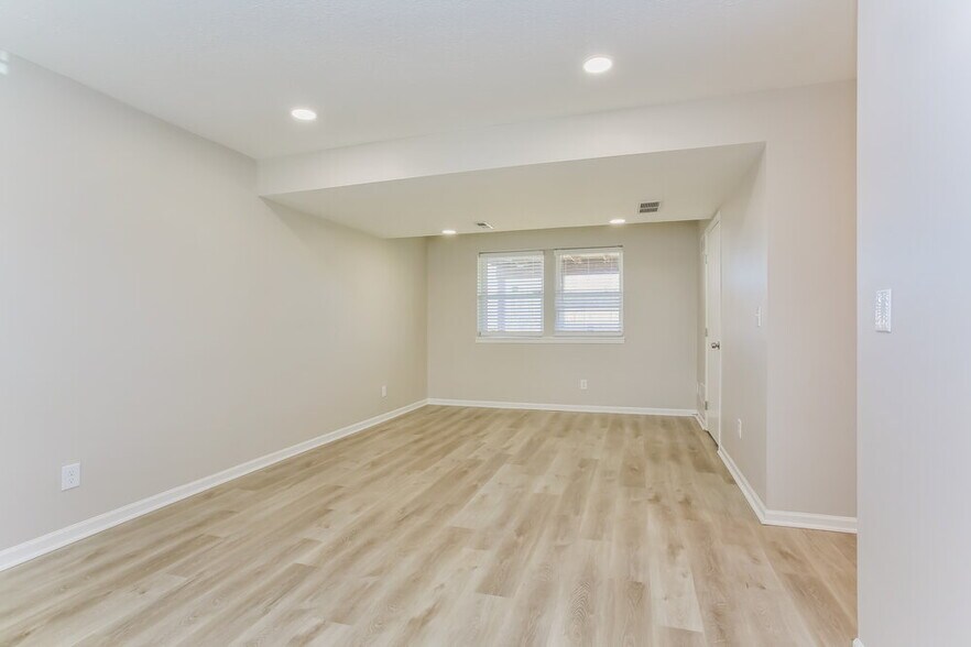 Building Photo - 4990 Brice Creek Dr