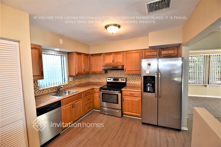 Building Photo - 2608 SW 34th Ave