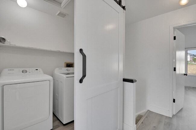 Building Photo - $3,040.95 - 3 Bed, 3-Bath Home in Aurora with In Unit Laundry and Central AC