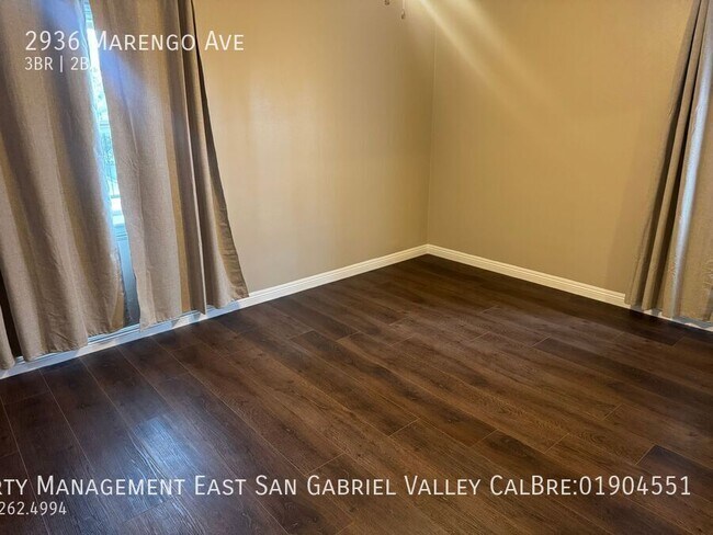 Building Photo - 2936 N Marengo Ave