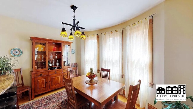 Building Photo - 3286 Meade St