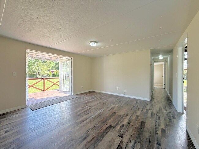 Building Photo - Move-In Ready 2-Bedroom 2 Bath home on One Acre!