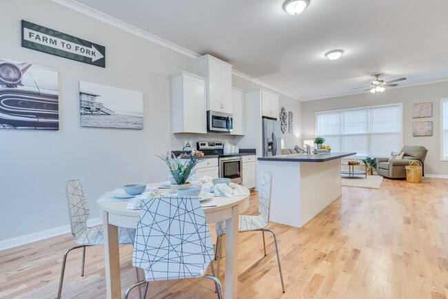 Building Photo - 53 Foal Ln