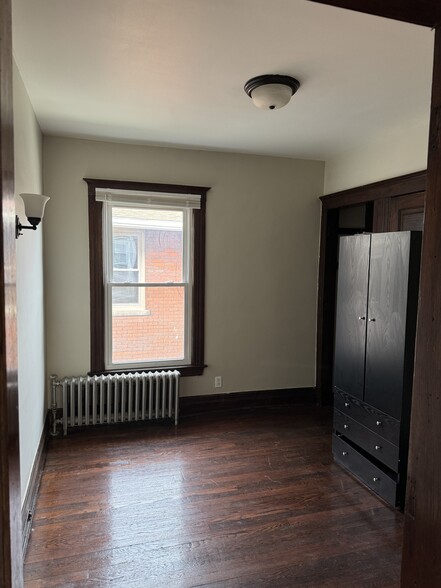 Building Photo - 4844 Commonwealth St