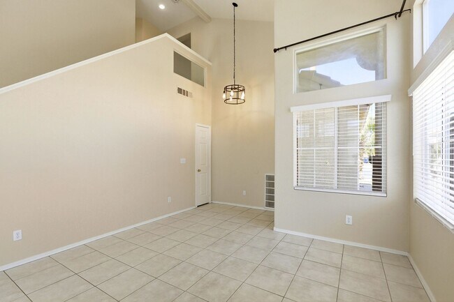 Building Photo - 4 bedroom with NO HOA! New Appliances & New Carpet!