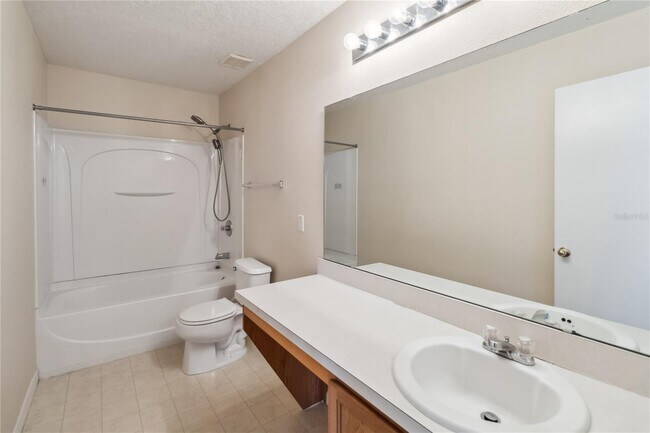 Building Photo - 410 Canna Dr