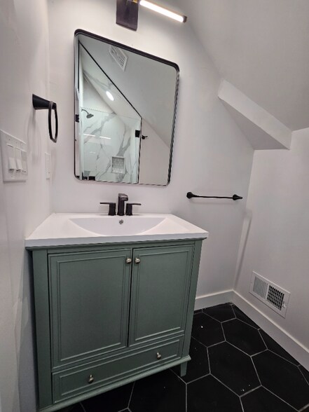 Building Photo - 90 Shrewsbury Ave