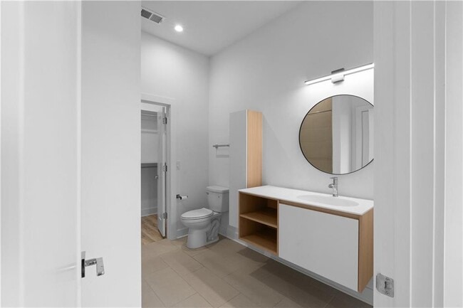 Building Photo - 1155 Custer Ave SE