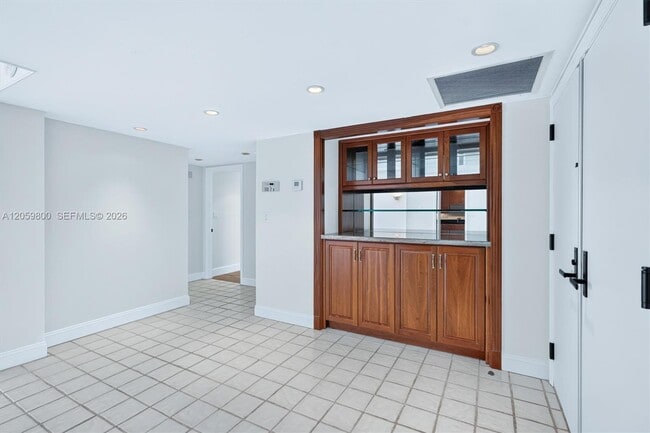 Building Photo - 1 Grove Isle Dr