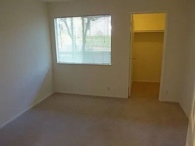 Building Photo - Fabulous Updated and Spacious 2 bd 2 bath Condo in superb area in Concord!