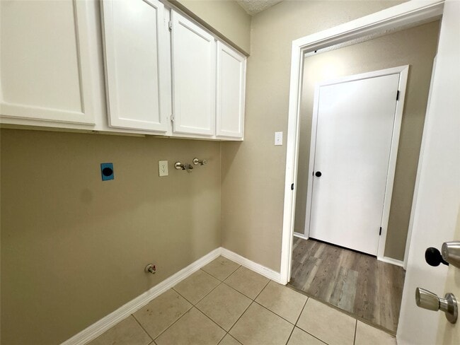 Building Photo - 3519 Acorn Way Ln