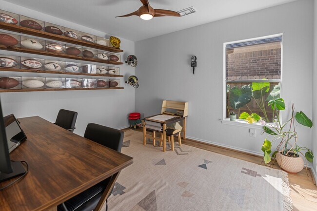 Building Photo - 12304 Shady Brook Dr