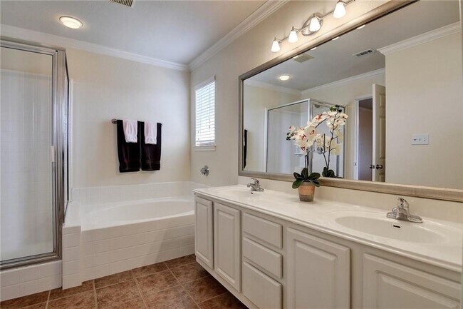 Building Photo - 7500 Shadowridge Run