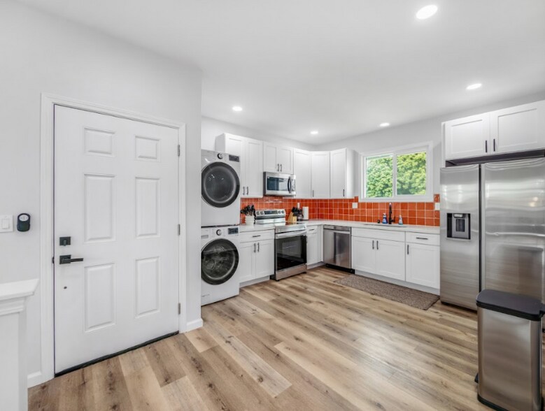 Building Photo - 1576 California Ave