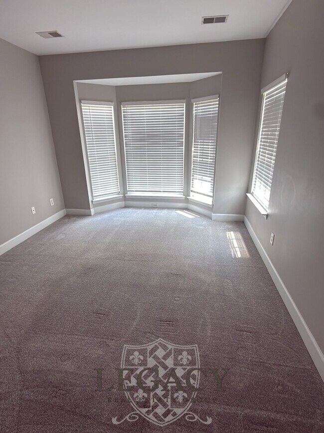 Building Photo - 8045 Bienville Dr