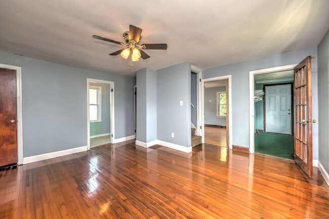 Building Photo - 22 Holmes Ave