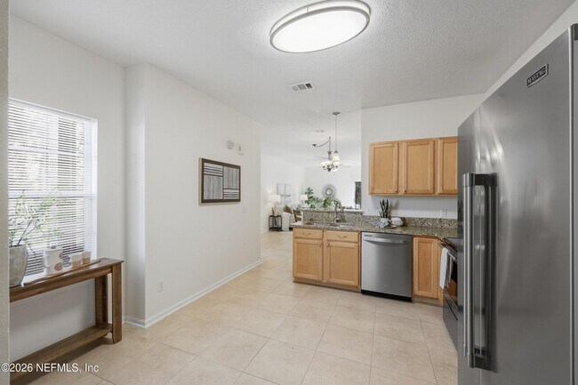 Building Photo - 334 Scrub Jay Dr