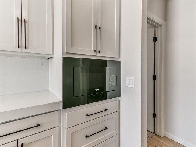 Building Photo - 25198 Scarlett St