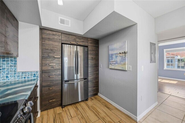 Building Photo - 2950 Viscaya Pl