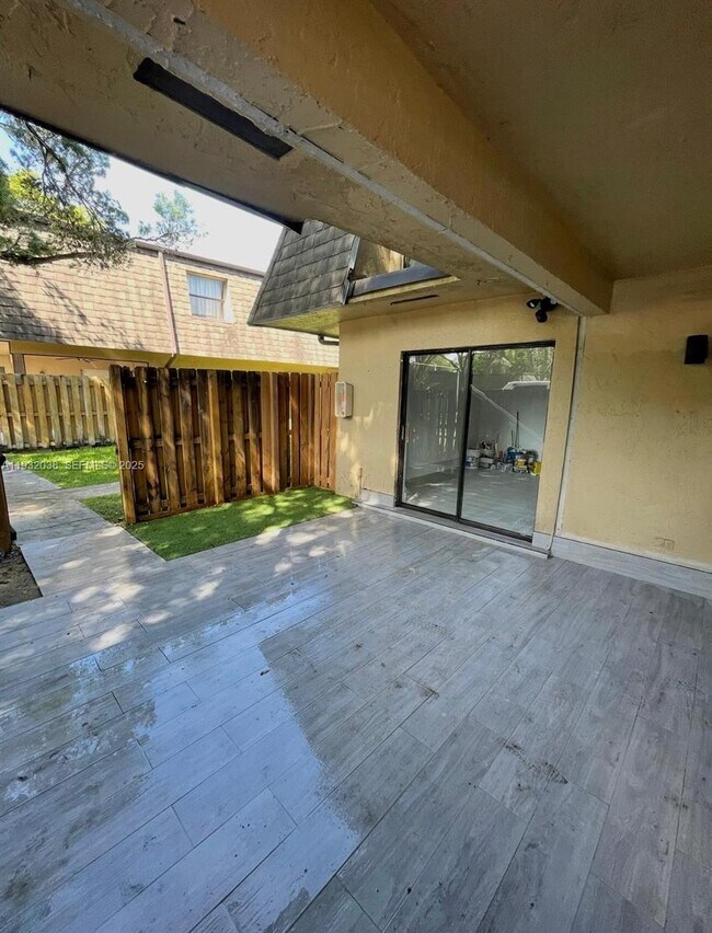 Building Photo - 14297 SW 94th Cir Ln