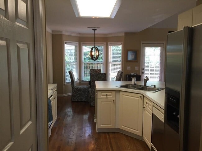 Building Photo - 10765 Morton Chase Way