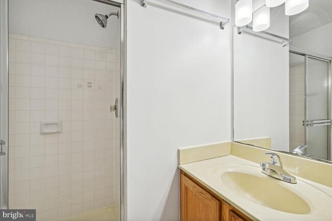 Building Photo - 7817 Gum Springs Village Dr