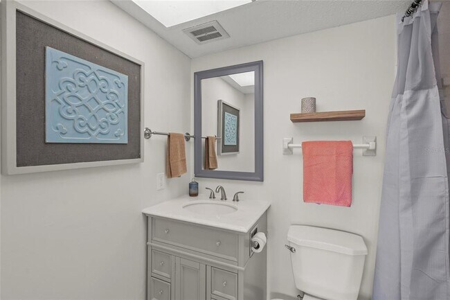 Building Photo - 708 S Tamiami Trl
