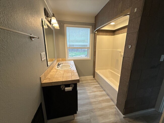 Building Photo - Now Available: $2600/month - 6 MONTH LEASE...
