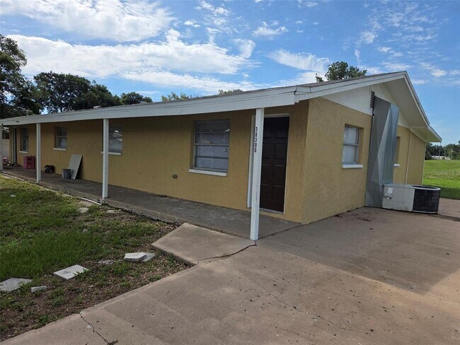 Building Photo - 38300 Henry Dr