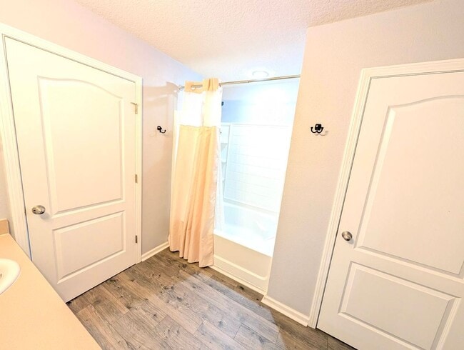 Building Photo - Spacious 5 Bedroom, 3 Bathroom Home with Flex Room, Loft & Pond View