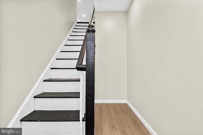 Building Photo - 38 Bloomsbury Ave