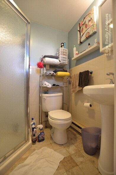 Building Photo - 58 Winship St