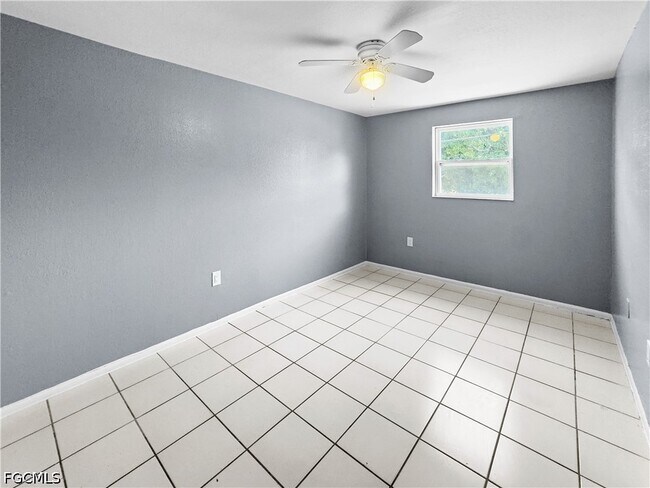 Building Photo - 6617 Warwick Cir