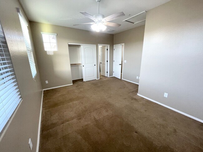 Building Photo - 3454 E Azalea Dr