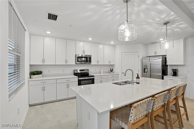 Building Photo - 5667 Melbourne Ct