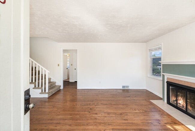 Building Photo - 9125 5th Ave NE